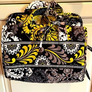 *Like New!* Vera Bradley Baroque Hanging Travel Organizer
